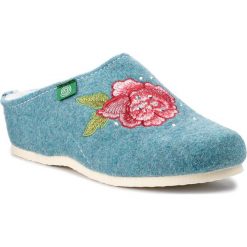 Kapcie DR. BRINKMANN - 330161 Hellblau 5. Niebieskie kapcie damskie Dr. Brinkmann, bez wzorów, z materiału, bez obcasa, bez zapięcia. Za 139.00 zł.