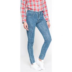 Levi's - Jeansy 721. Szare jeansy damskie Levi's. W wyprzedaży za 259.90 zł.