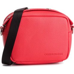 Torebka CALVIN KLEIN JEANS - Logo Banner Camera Bag K40K400807 634. Listonoszki damskie marki Calvin Klein Jeans. Za 299.00 zł.