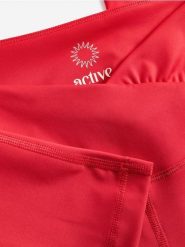 Spodnie flare - czerwony. Czerwone spodnie materiałowe damskie Reserved, l, bez wzorów, z dzianiny. Za 129.99 zł.