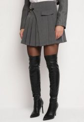 Szara Plisowane Spódnico-Spodenki z Wiskozą Ozdobione Klamerką Kaivelle. Szare spódnice damskie Born2be, s, bez wzorów, z wiskozy, eleganckie, z podwyższonym stanem, mini, plisowane. Za 54.99 zł.