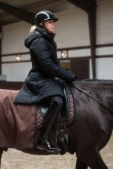Damska długa kurtka Equestrian Stockholm Denali. Brązowe kurtki damskie EQUESTRIAN STOCKHOLM, na zimę, m, bez wzorów, z puchu, bez kaptura. Za 1,535.60 zł.