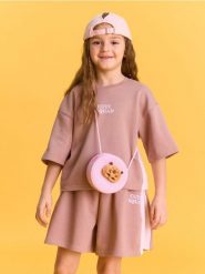 Torba z motywem kapibary - różowy. Czerwone torby i plecaki dziecięce Sinsay. Za 15.99 zł.