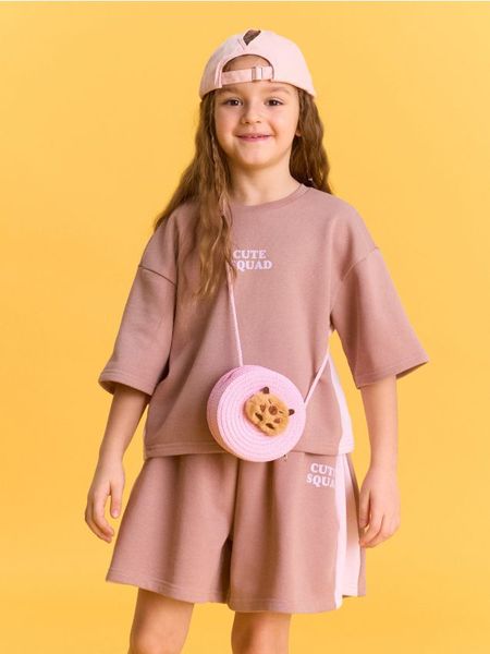 Torba z motywem kapibary - różowy. Czerwone torby i plecaki dziecięce Sinsay. Za 15.99 zł.