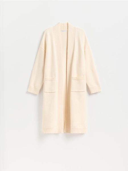 Kardigan z dodatkiem modalu - kremowy. Białe kardigany damskie Reserved, l, bez wzorów, z dzianiny. Za 159.99 zł.