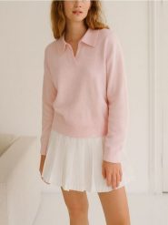 Sweter z kołnierzem - różowy. Czerwone swetry damskie Sinsay, l, bez wzorów, bez kołnierzyka, bez ramiączek, bez kaptura. Za 39.99 zł.