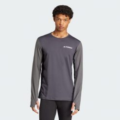 Koszulka z długim rękawem Multi Synthetic Base Layer. Szare koszulki sportowe męskie Adidas, uniwersalny, bez wzorów, bez kołnierzyka, bez ramiączek, trekkingowe, climacool (adidas). Za 219.00 zł.