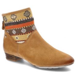 Brązowe Botki Maciejka Damskie Stylowe Obuwie. Brązowe kozaki damskie Maciejka, ze skóry, bez obcasa, na płaskiej podeszwie. Za 379.00 zł.