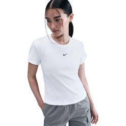 Koszulka sportowa damska Nike HV4994100. Białe koszulki sportowe damskie Nike, l, bez wzorów, z bawełny, bez kołnierzyka, bez ramiączek, na fitness i siłownię. Za 252.00 zł.