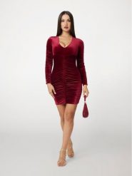 Guess Sukienka koktajlowa W5RK30 KCM62 Czerwony Bodycon Fit. Czerwone sukienki damskie Guess, m, z aplikacjami, z syntetyku, wizytowe, bez kołnierzyka, bez ramiączek, bodycon. Za 409.99 zł.
