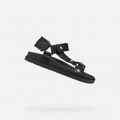 Sandały GEOX J SANDAL FOAMMENTERA Czarny. Czarne sandały damskie Geox, bez wzorów, z syntetyku, bez obcasa, bez zapięcia. Za 253.99 zł.