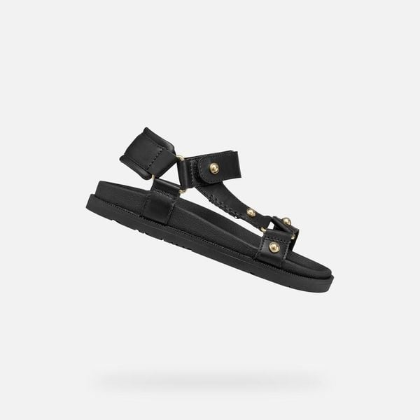 Sandały GEOX J SANDAL FOAMMENTERA Czarny. Czarne sandały damskie Geox, bez wzorów, z syntetyku, bez obcasa, bez zapięcia. Za 253.99 zł.