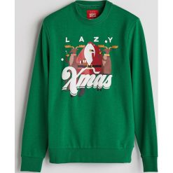 Bluza z motywem świątecznym - Khaki. Brązowe bluzy męskie Reserved. Za 59.99 zł.
