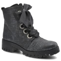 Czarne Botki Maciejka Damskie Stylowe Obuwie. Czarne botki damskie Maciejka, z jeansu, eleganckie, bez obcasa, bez zapięcia. Za 239.00 zł.