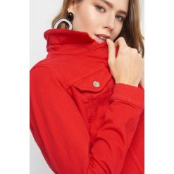 Jeansowa kurtka na guziki. Kurtki damskie marki Orsay. Za 119.99 zł.