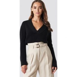 NA-KD Sweter z dekoltem V - Black. Swetry damskie marki NA-KD. W wyprzedaży za 85.36 zł.