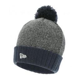 Czapka z pomponem z dzianiny New Era. Niebieskie czapki i kapelusze damskie New Era, na zimę, bez wzorów, z dzianiny. Za 157.50 zł.