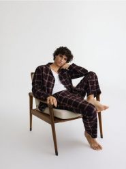 Dwuczęściowa piżama w kratę - mahoniowy. Brązowe piżamy męskie Reserved, l, bez wzorów, z bawełny, bez ramiączek. Za 159.99 zł.