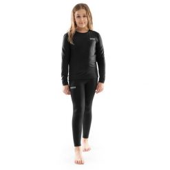 Dziewczęca podkoszulka termoaktywna Sporty zimowe SIROKO K-Core-G Ink. Czarne buty zimowe dziewczęce SIROKO, bez wzorów, bez zapięcia. W wyprzedaży za 42.95 zł.