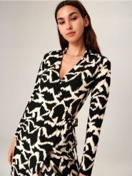 Sukienka mini z wiązaniem - wielobarwny. Sukienki damskie Sinsay, l, bez wzorów, z włókna, eleganckie, bez kołnierzyka, bez ramiączek, mini. Za 49.99 zł.