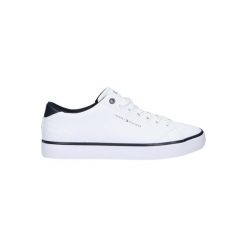 Tenisówki Tommy Hilfiger Model Th Hi Vulc Core Low Leather Ess Kolor Biały. Białe trampki męskie Tommy Hilfiger, bez wzorów, ze skóry, bez zapięcia. Za 420.90 zł.