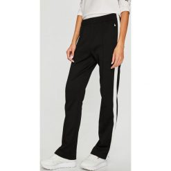 Calvin Klein Jeans - Spodnie. Jeansy damskie marki Calvin Klein Jeans. W wyprzedaży za 399.90 zł.