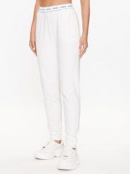 Guess Spodnie piżamowe O3YB00 KBS91 Biały Regular Fit. Białe piżamy damskie Guess, l, z aplikacjami, z bawełny, bez ramiączek. Za 129.99 zł.