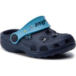 Klapki COQUI - Little Frog 8701-100-2118A Navy/Blue. Niebieskie sandały chłopięce Coqui, z tworzywa sztucznego, bez zapięcia. Za 44.99 zł.