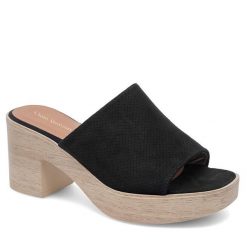 Klapki Clara Barson. Czarne klapki damskie Clara Barson, bez wzorów, bez obcasa. Za 99.99 zł.