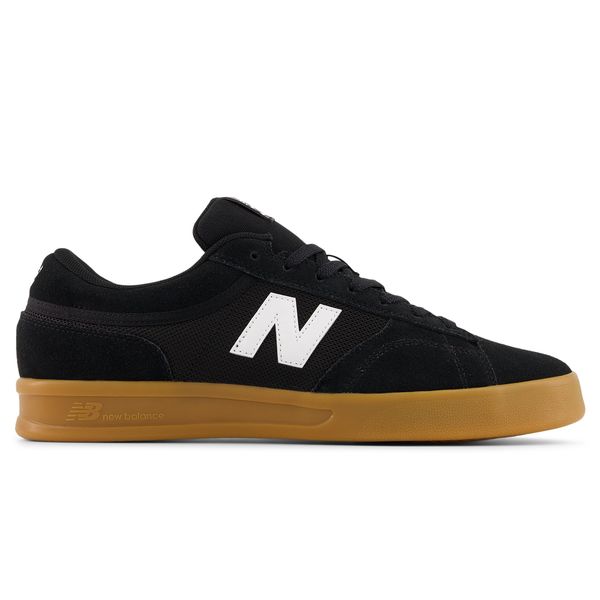 Buty unisex New Balance Numeric NM430BLG – czarne. Czarne buty sportowe męskie New Balance, z dresówki, bez zapięcia. Za 379.99 zł.