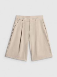 4F Spodenki casual damskie - kremowe M. Białe szorty damskie 4f, m, bez wzorów, z tkaniny, casualowe, z podwyższonym stanem. Za 169.99 zł.