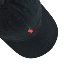 Czapka z daszkiem Polo Ralph Lauren. Czarne czapki i kapelusze damskie Polo Ralph Lauren, bez wzorów. Za 179.99 zł.