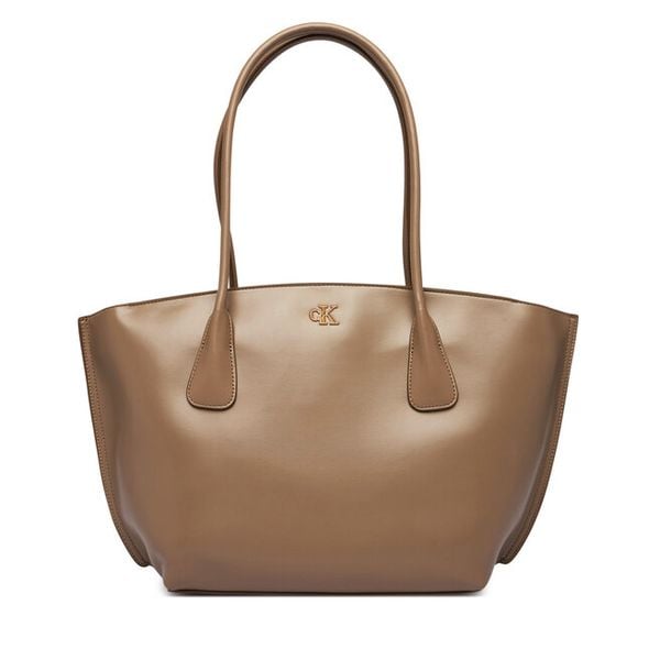 Torebka Calvin Klein. Brązowe torebki do ręki damskie Calvin Klein, bez wzorów, bez dodatków. Za 407.99 zł.