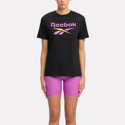Koszulka damska Reebok Gym & Pilates. Koszulki sportowe damskie Reebok, m, bez wzorów, z bawełny, klasyczne, bez kołnierzyka. W wyprzedaży za 89.99 zł.