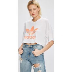 Adidas Originals - Top. Szare topy damskie adidas Originals, z nadrukiem, z dzianiny, z okrągłym kołnierzem, z krótkim rękawem. W wyprzedaży za 119.90 zł.