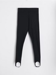 Legginsy z zapiętkiem - czarny. Czarne legginsy damskie Sinsay, l, bez wzorów. W wyprzedaży za 13.99 zł.