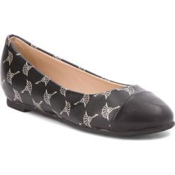 Baleriny JOOP! - Anthea 4140003964 Black 900. Czarne baleriny damskie JOOP!, bez wzorów, z materiału, bez obcasa, bez zapięcia. W wyprzedaży za 329.00 zł.