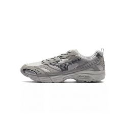 Buty Mizuno MXR - Szare. Szare obuwie sportowe damskie Mizuno, bez wzorów, z gumy, trekkingowe. Za 533.15 zł.