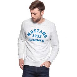 MUSTANG BLUZA Basic Crewneck LIGHT GREY MEL. 1007003 4163. Szare bluzy męskie Mustang, m, bez wzorów, bez kaptura. W wyprzedaży za 69.99 zł.