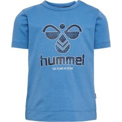 T-shirt dla chłopca Hummel Azur. Niebieskie t-shirty dla chłopców Hummel, w ażurowe wzory, z bawełny, bez ramiączek. Za 168.00 zł.