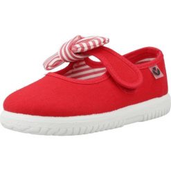Buty VICTORIA 105110 Czerwony. Czerwone buty sportowe dziewczęce VICTORIA, bez wzorów, z bawełny, bez zapięcia, trekkingowe. Za 146.99 zł.