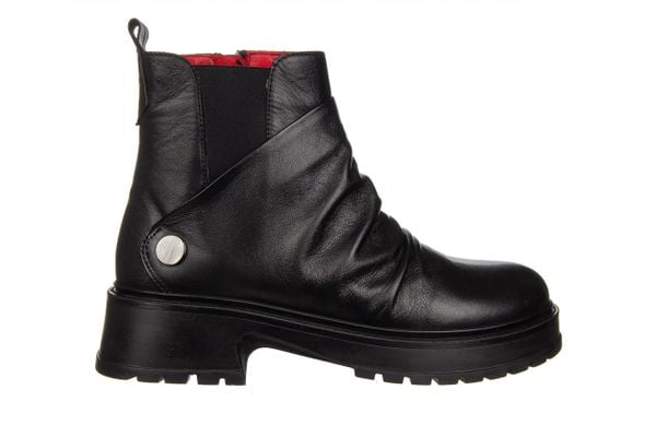 Botki Bayla-161 177 4008 Black 161618, Czarny, Skóra naturalna - 39. Czarne botki damskie Bayla, na zimę, z gumy, eleganckie, z okrągłym noskiem, za kostkę, bez obcasa, bez zapięcia. W wyprzedaży za 242.10 zł.