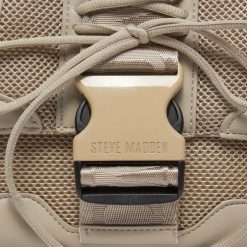 Torebka Steve Madden. Brązowe torebki do ręki damskie Steve Madden, bez wzorów, klasyczne, bez dodatków. Za 339.99 zł.