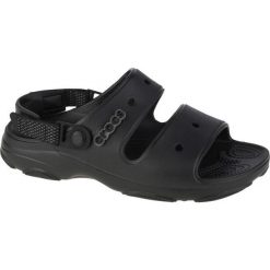 Sandały Crocs Classic All-Terrain Sandal M 207711-001 czarne. Czarne sandały męskie z gumy, bez zapięcia. W wyprzedaży za 273.73 zł.