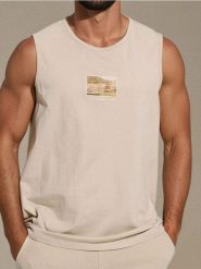 Tank top z ozdobnym drobnym nadrukiem - beżowy. Brązowe t-shirty męskie Sinsay, l, bez wzorów, bez kołnierzyka. Za 15.99 zł.