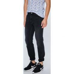 Mustang - Jeansy Tramper. Czarne jeansy męskie Mustang. W wyprzedaży za 219.90 zł.