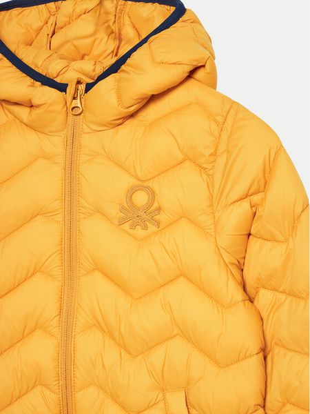 United Colors Of Benetton Kurtka zimowa 2TWDGN02V Żółty Regular Fit. Żółte buty zimowe chłopięce United Colors Of Benetton, na zimę, bez wzorów, z syntetyku, bez kaptura. Za 119.99 zł.