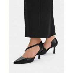 Szpilki JENNY. Czarne szpilki damskie Jenny, bez wzorów, bez obcasa, bez zapięcia. Za 129.99 zł.