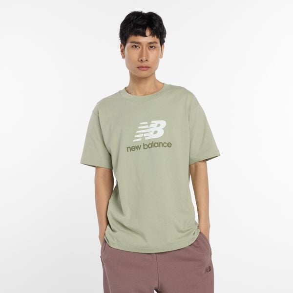 Koszulka męska New Balance MT51500GAS – zielona. Czarne koszulki sportowe męskie New Balance, m, bez wzorów, z bawełny, bez kołnierzyka, bez ramiączek. Za 169.99 zł.