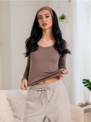 Koszulka z długimi rękawami - brązowy. Brązowe t-shirty damskie Sinsay, l, bez wzorów, z materiału, bez kołnierzyka. W wyprzedaży za 19.99 zł.